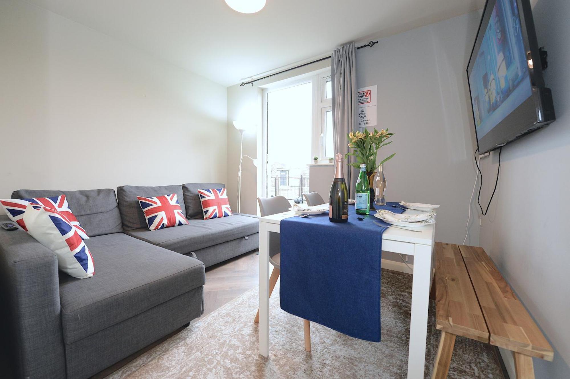 2 Bedroom Flat In Wood Green Piccadilly Line Лондон Экстерьер фото