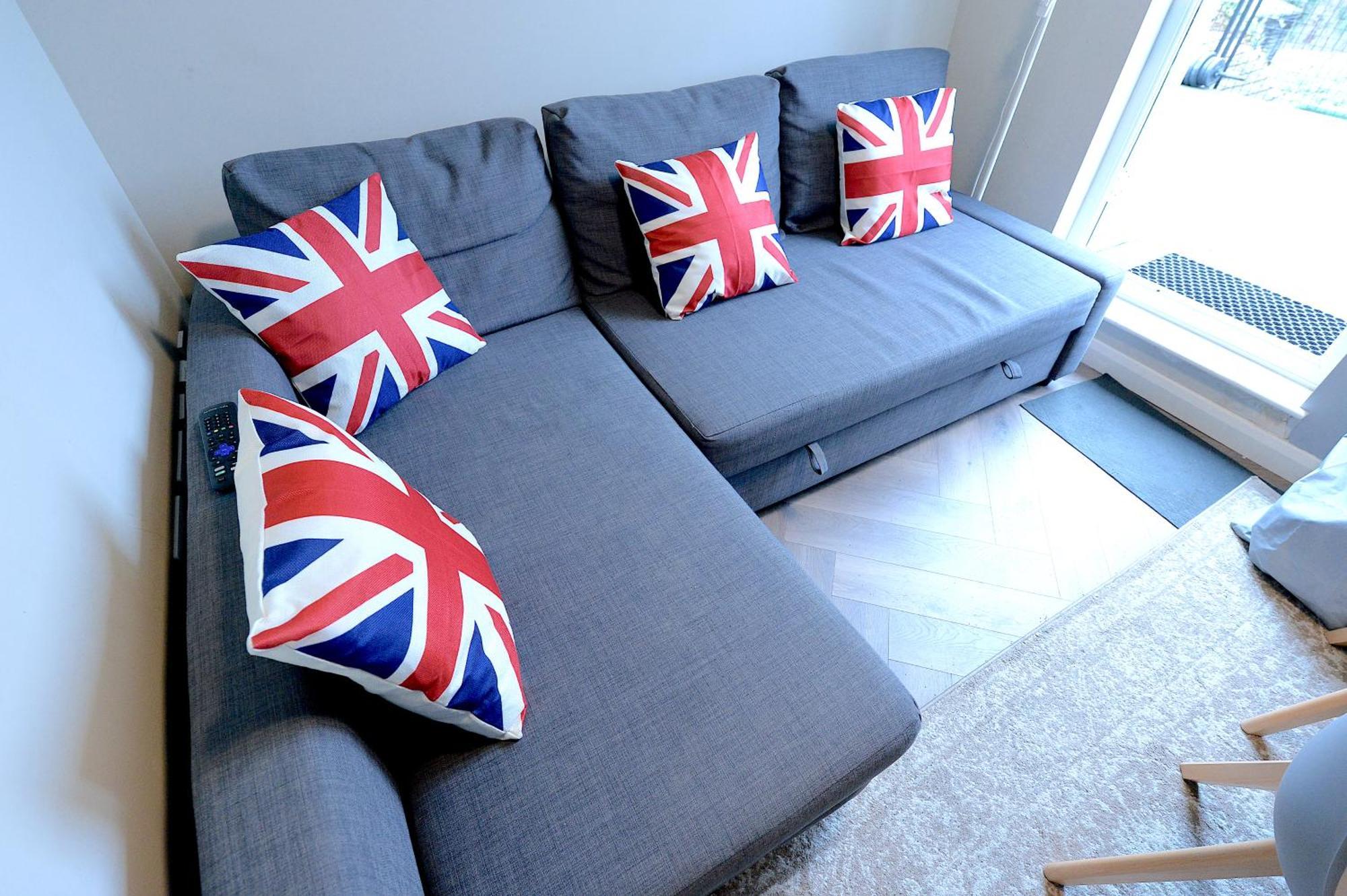 2 Bedroom Flat In Wood Green Piccadilly Line Лондон Экстерьер фото
