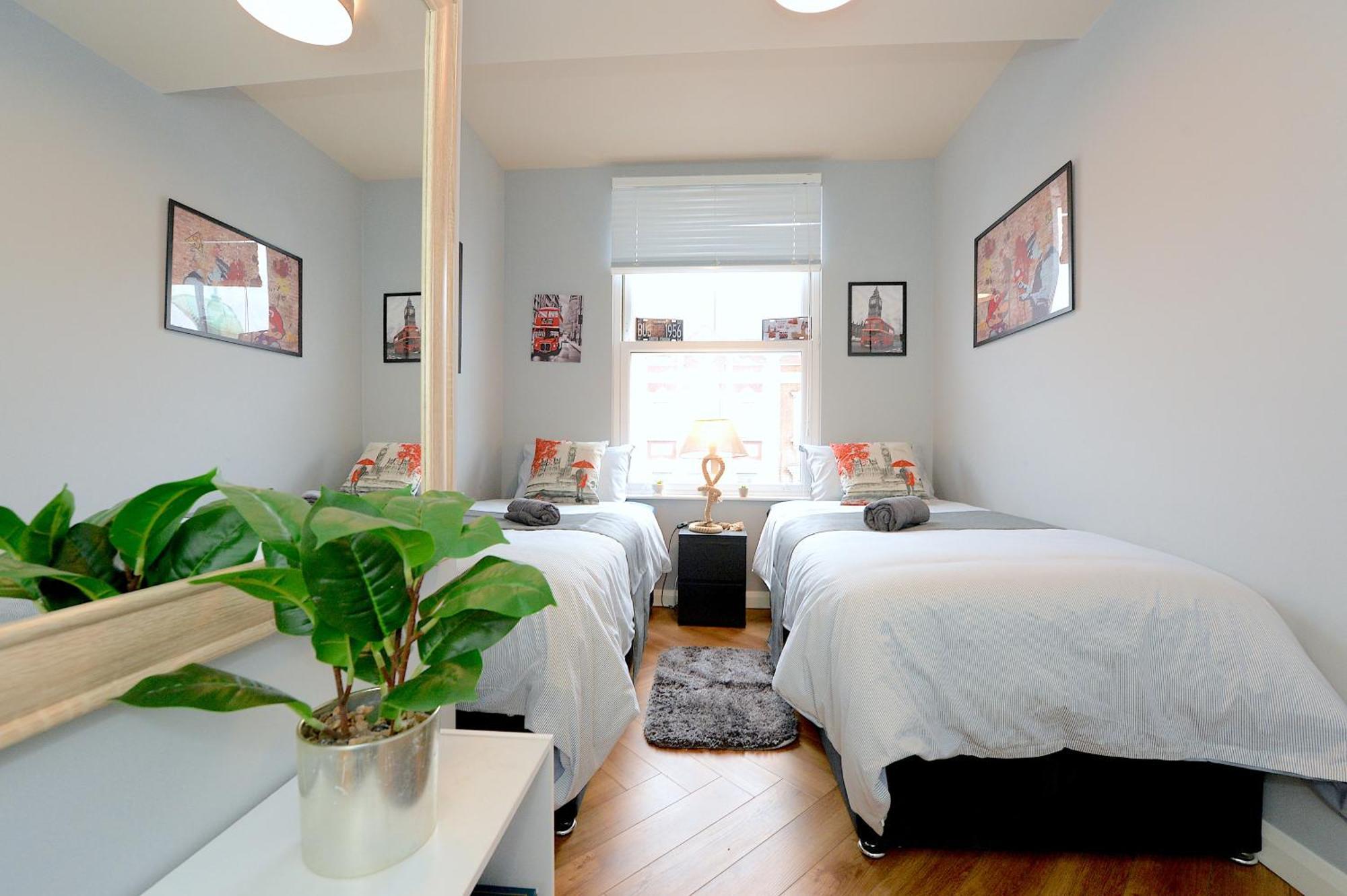 2 Bedroom Flat In Wood Green Piccadilly Line Лондон Экстерьер фото
