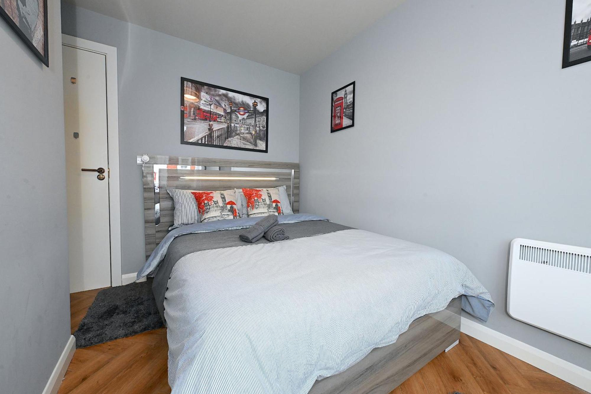 2 Bedroom Flat In Wood Green Piccadilly Line Лондон Экстерьер фото