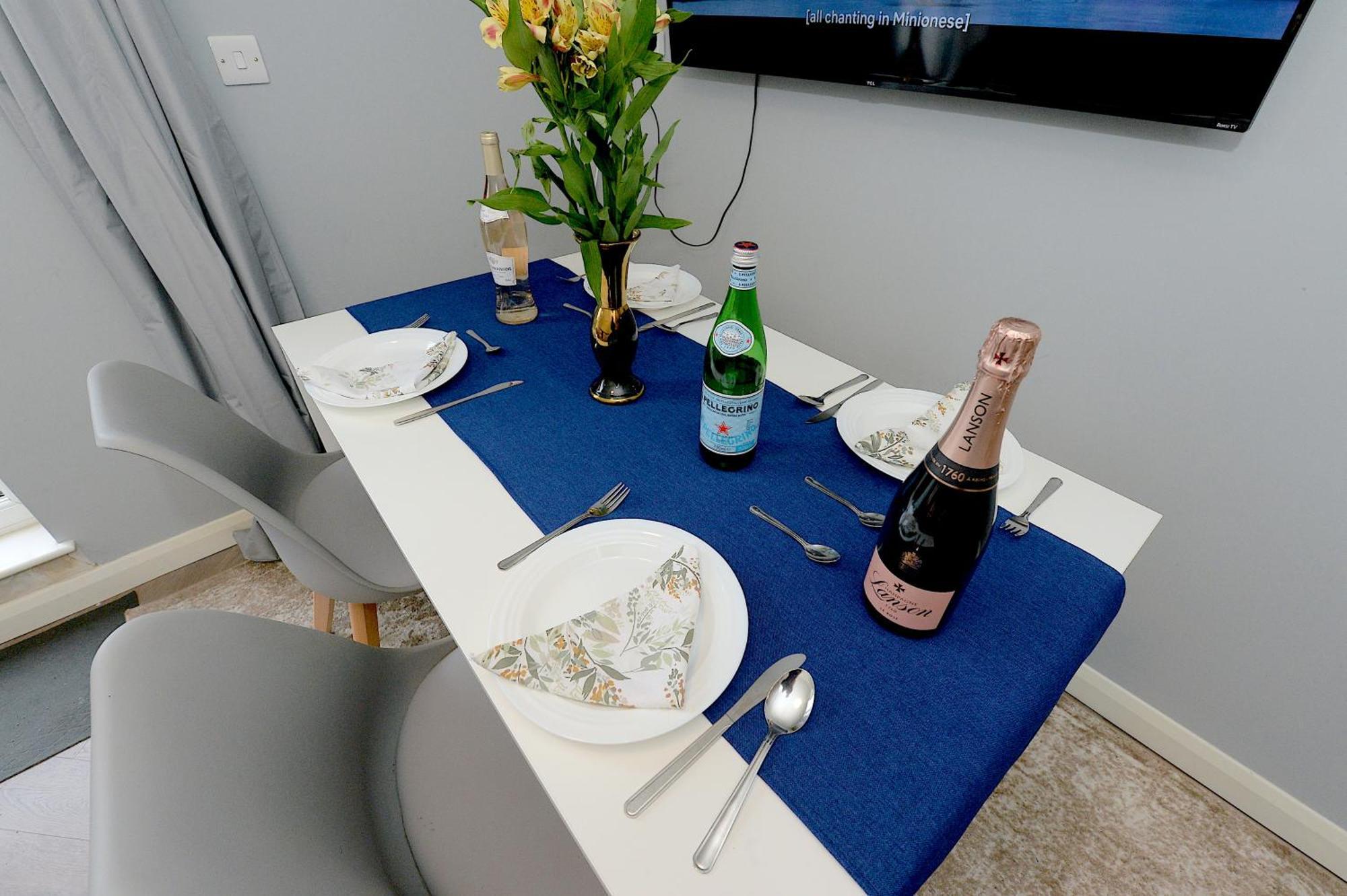 2 Bedroom Flat In Wood Green Piccadilly Line Лондон Экстерьер фото