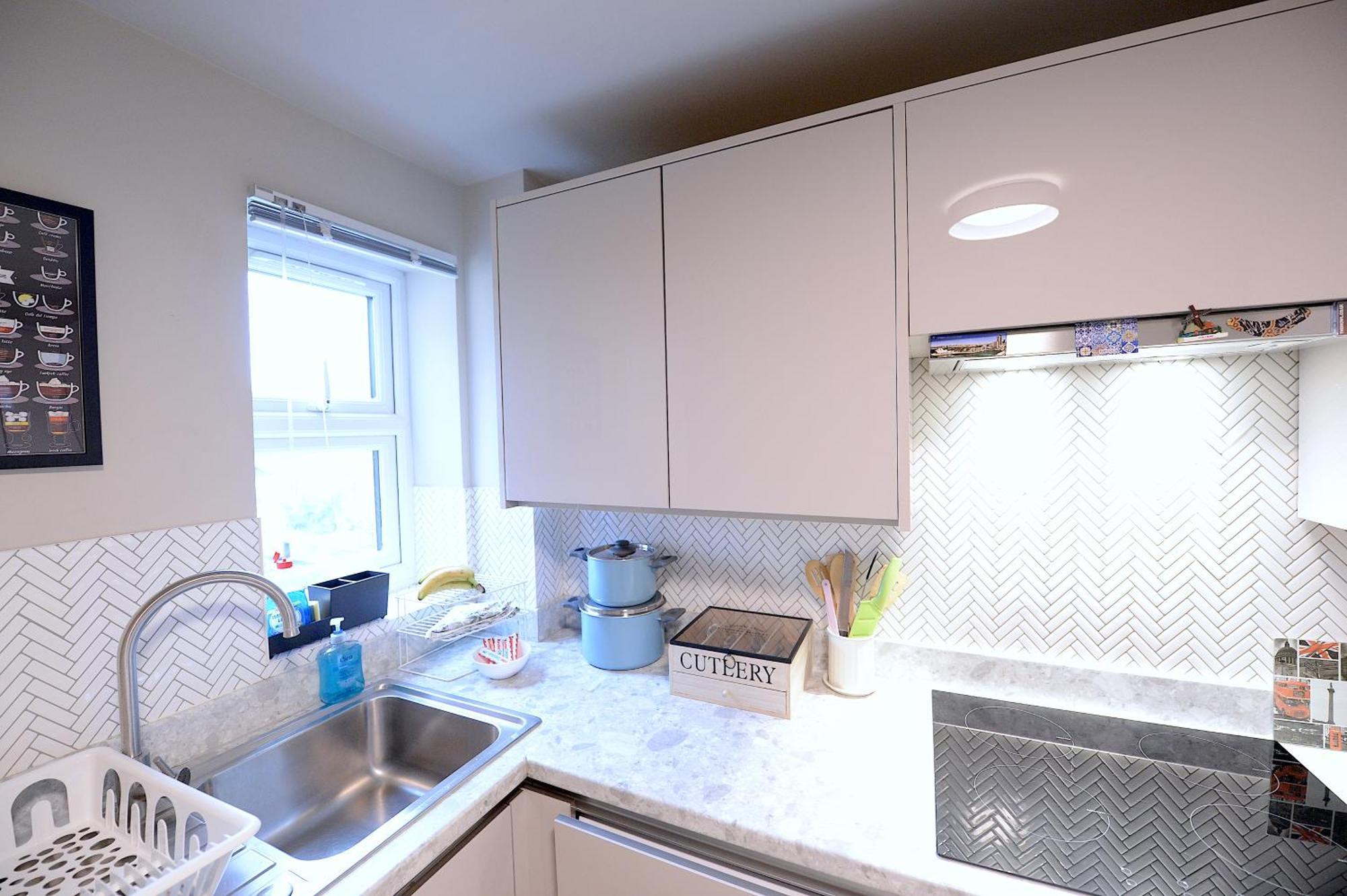 2 Bedroom Flat In Wood Green Piccadilly Line Лондон Экстерьер фото